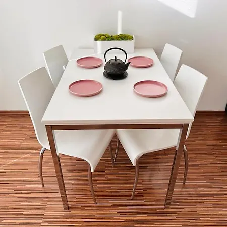 Apartamento S Terasou Jako Doma I Mimo Domov *