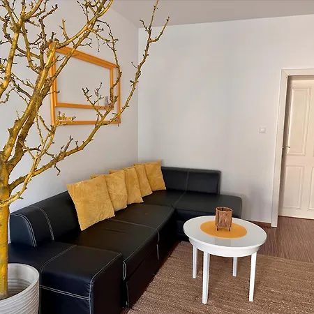 Διαμέρισμα Slunecny S Terasou Jako Doma I Mimo Domov Τσέσκε Μπουντεγιόβιτσε