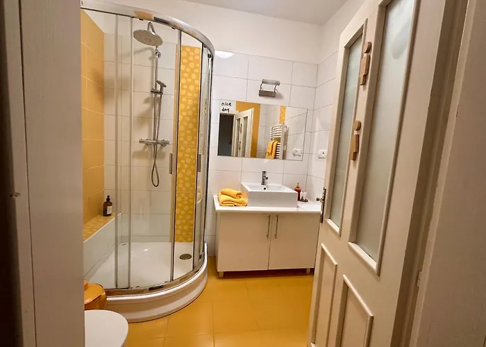 Slunecny S Terasou Jako Doma I Mimo Domov