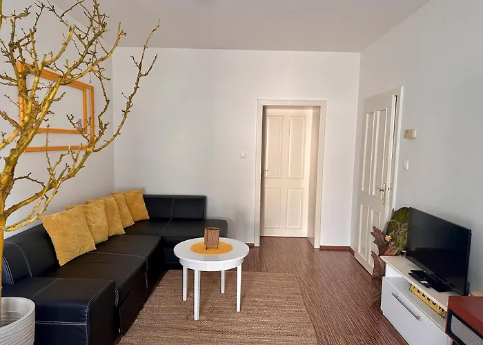 Slunecny S Terasou Jako Doma I Mimo Domov Τσέσκε Μπουντεγιόβιτσε